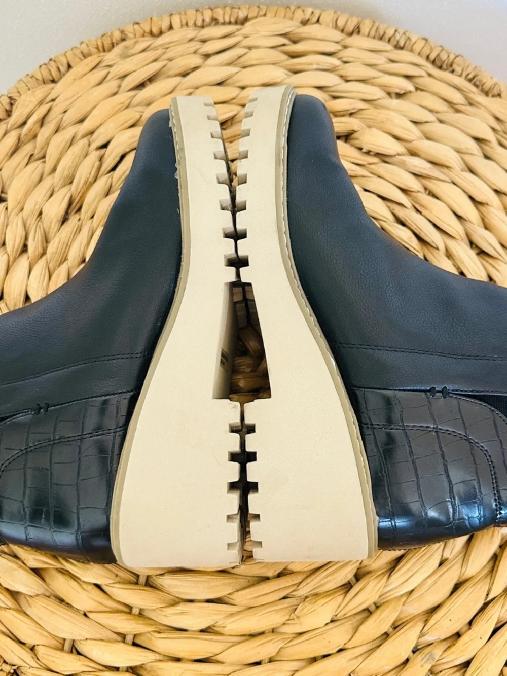 Dolce Vita Women's Slip On Rancher Ankle Chelsea Boot Size 8